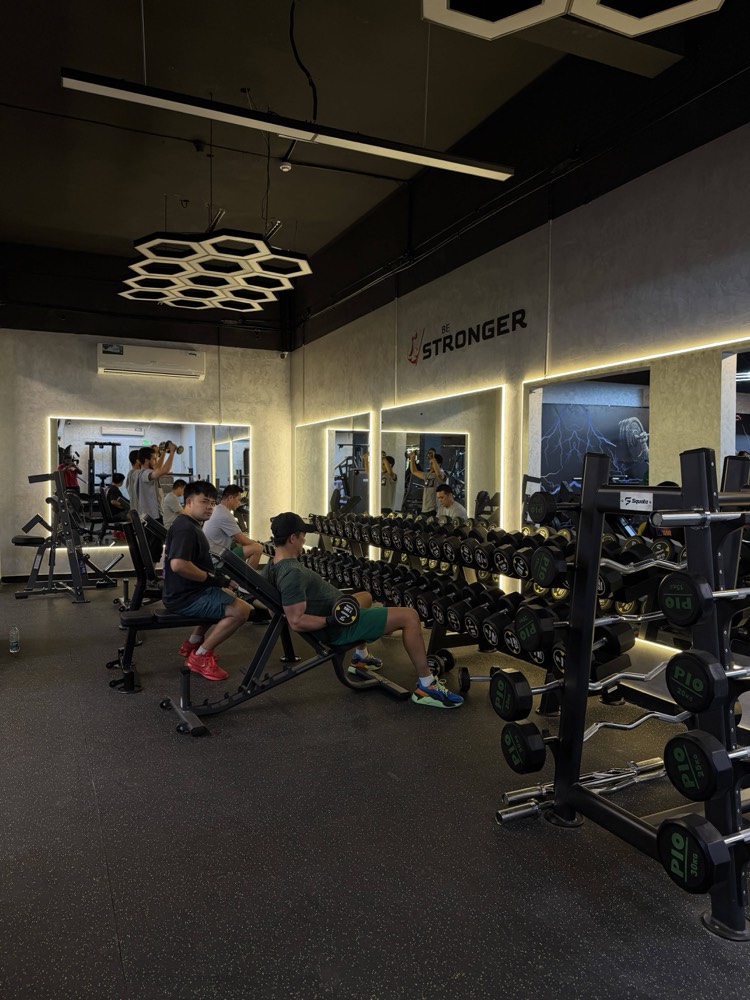 Real Show Fitness gym